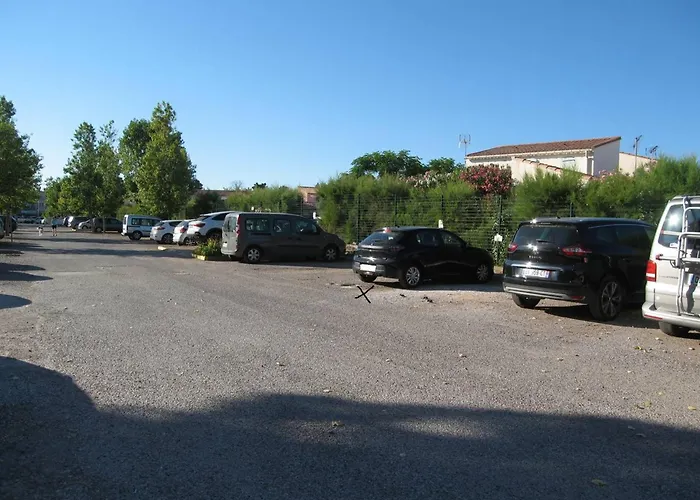 T2 Renove Avec Cabine, Piscine, Animaux Admis, Parking A 500m De La - Fr-1-106-49 Appartement