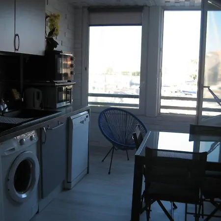 Apartment T2 Renove Avec Cabine, Piscine, Animaux Admis, Parking A 500m De La - Fr-1-106-49 *